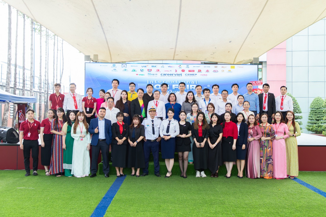 INTERNATIONAL JOB FAIR 2026: DNTU KẾT NỐI SINH VIÊN VỚI DOANH NGHIỆP QUỐC TẾ, LAN TỎA TINH THẦN HỘI NHẬP TRONG KỶ NGUYÊN MỚI